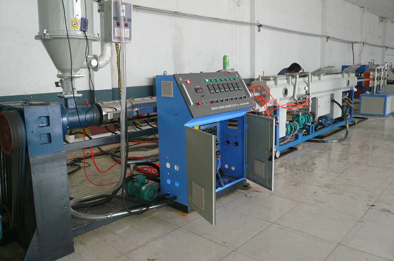 Linea di produzione delle aste di PMMA